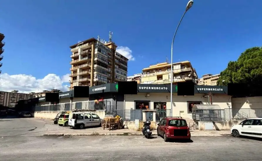 Magazzini E Locali Di Deposito · Palermo