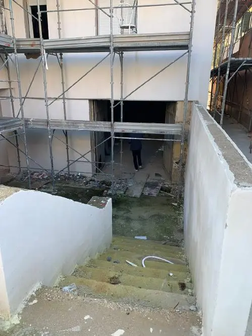 Magazzini E Locali Di Deposito · Castel Volturno