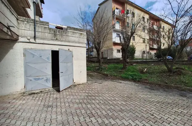 Magazzini E Locali Di Deposito · Sulmona