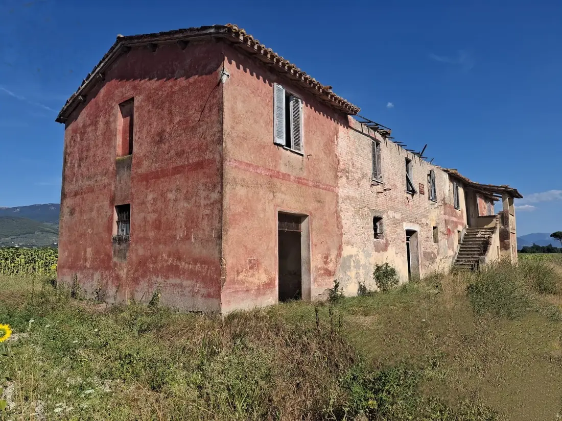 Fabbricati Per Attività Agricole · Montefalco