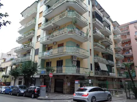Abitazione Di Tipo Civile all'asta a Portici (NA)