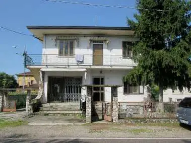 Fabbricati Costruiti Per Esigenze Commerciali · Suzzara