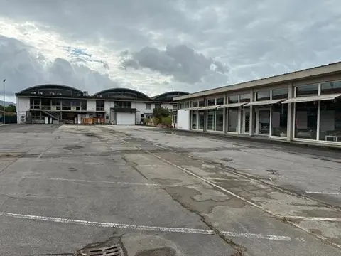 Fabbricati Costruiti Per Esigenze Commerciali all'asta a San Giuliano Terme (PI)