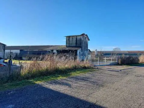 Fabbricati Per Attività Agricole · Loria