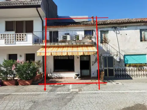 Negozi, Botteghe all'asta a Frassinelle Polesine (RO)