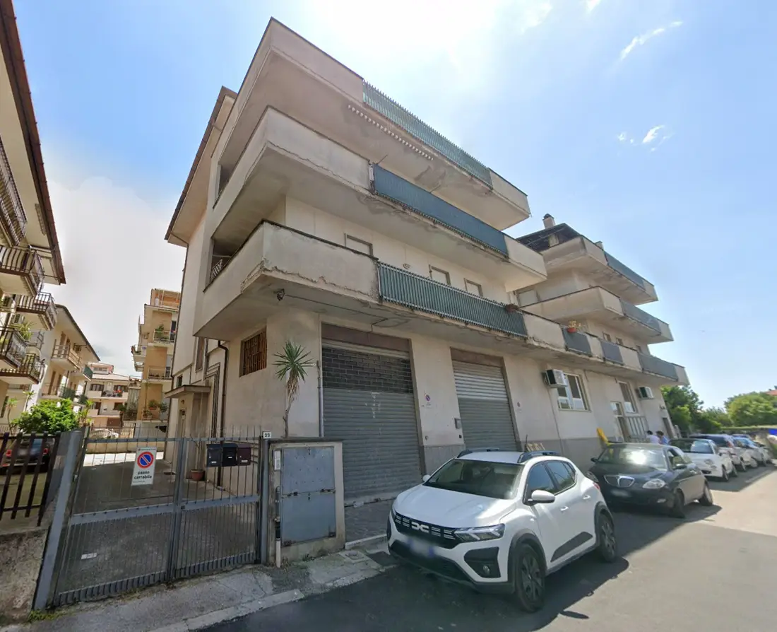 Fabbricati Costruiti Per Esigenze Commerciali · Fondi