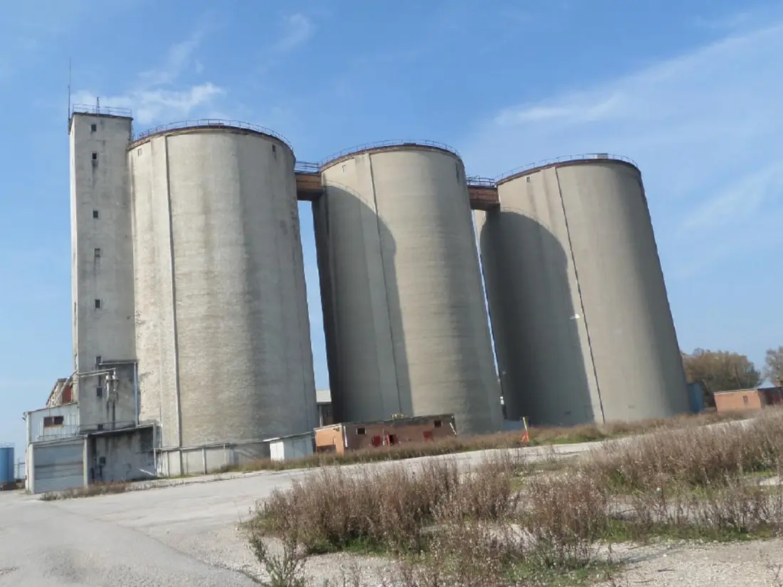 Fabbricati Costruiti Per Esigenze Industriali · Foggia