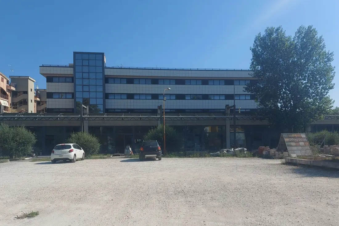 Fabbricati Costruiti Per Esigenze Commerciali · Guidonia Montecelio