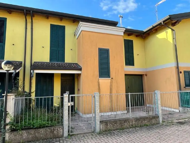 Abitazione In Villini · Ostiglia