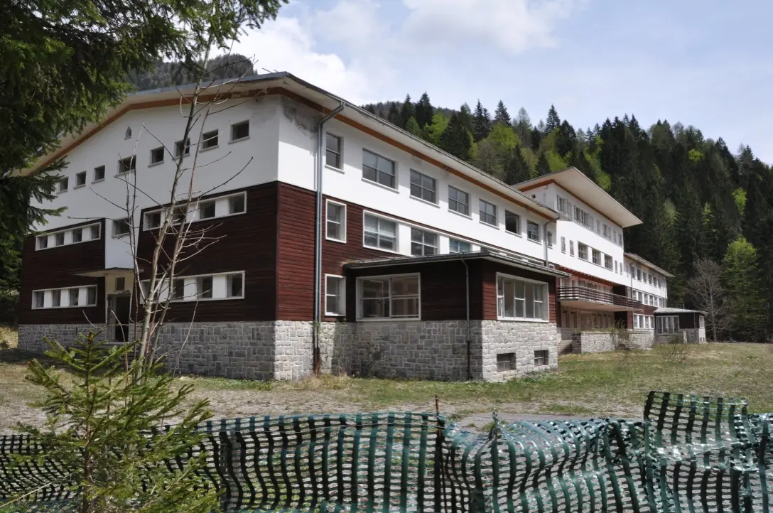 Fabbricato · Forni di Sopra