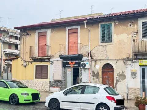 Laboratori Per Arti E Mestieri all'asta a Messina (ME)