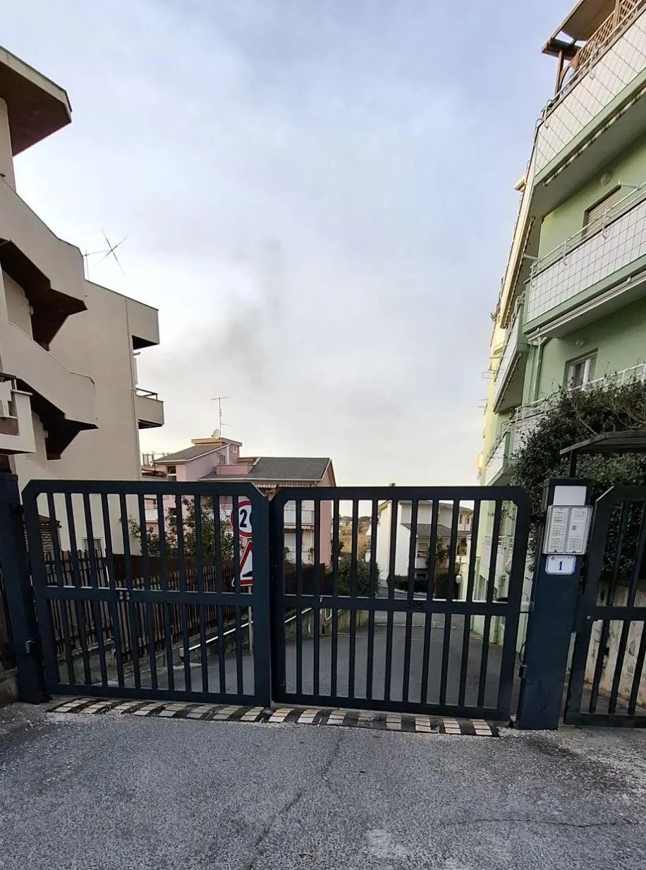 Garage O Autorimessa · Nettuno