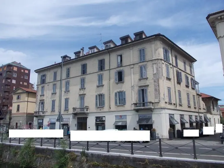 Abitazione Di Tipo Ultrapopolare · Milano