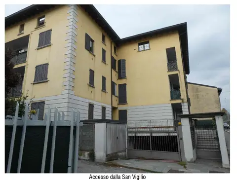 Abitazione Di Tipo Civile all'asta a Calco (LC)