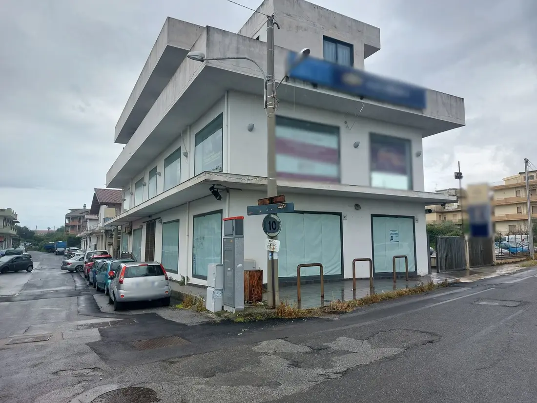 Negozio · Barcellona Pozzo di Gotto