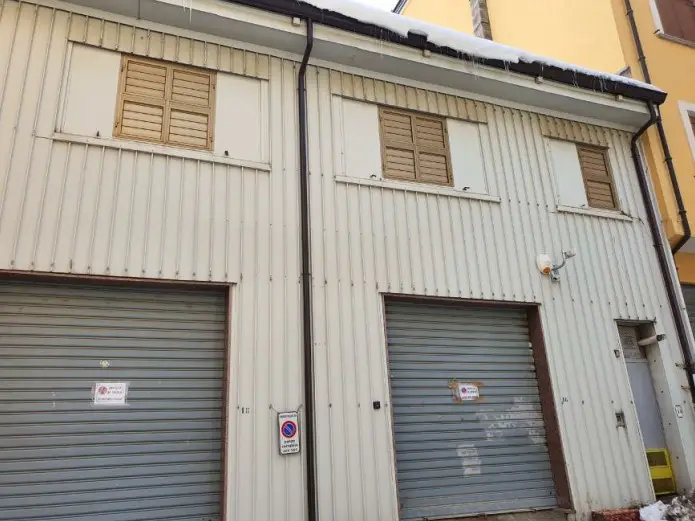 Magazzini E Locali Di Deposito · Spezzano della Sila