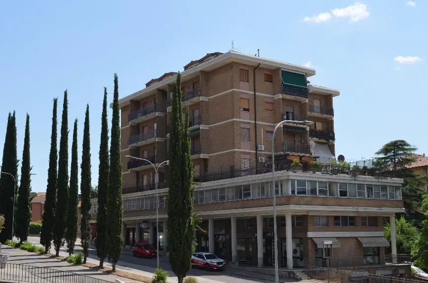Fabbricati Costruiti Per Esigenze Commerciali · Perugia