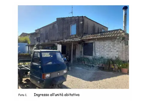 Abitazione Di Tipo Rurale all'asta a Minturno (LT)