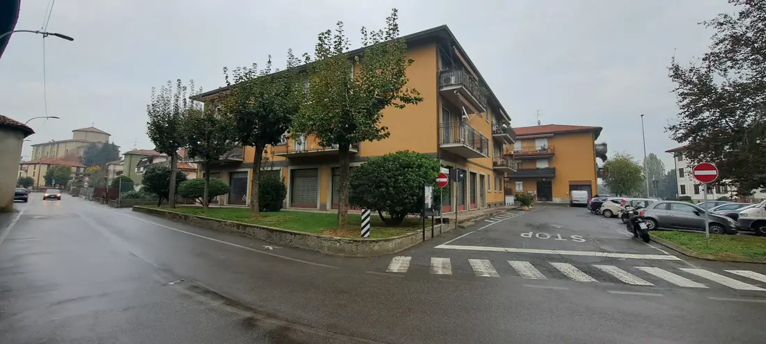 Negozio · Presezzo