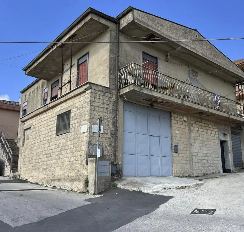 Abitazione Di Tipo Civile · Monterosso Almo