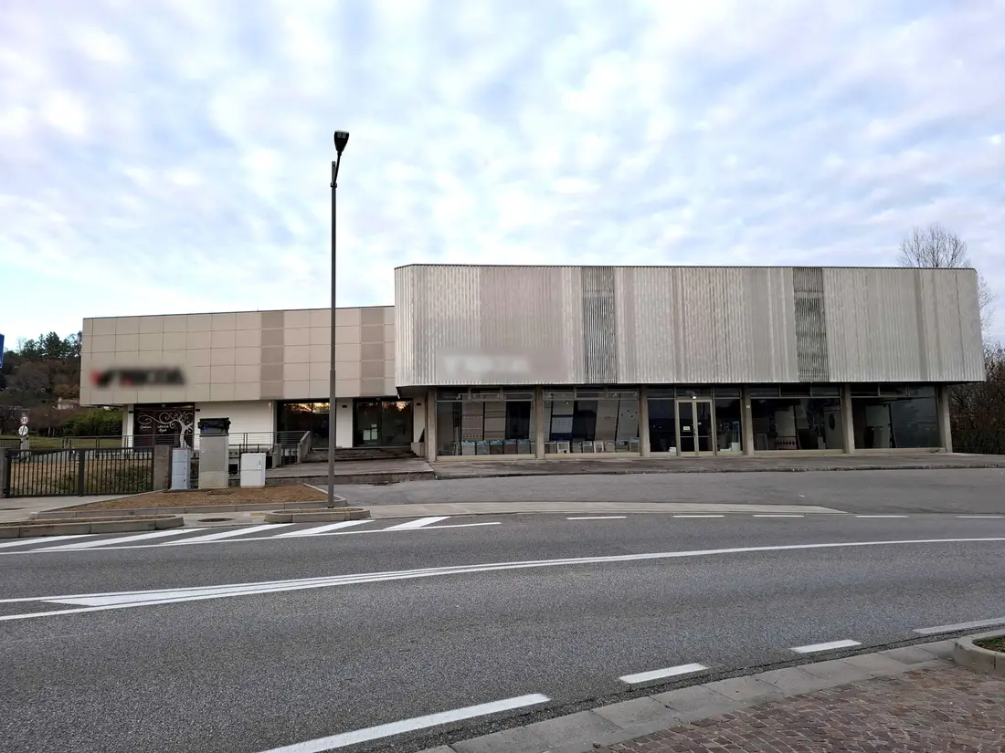 Negozio · Majano