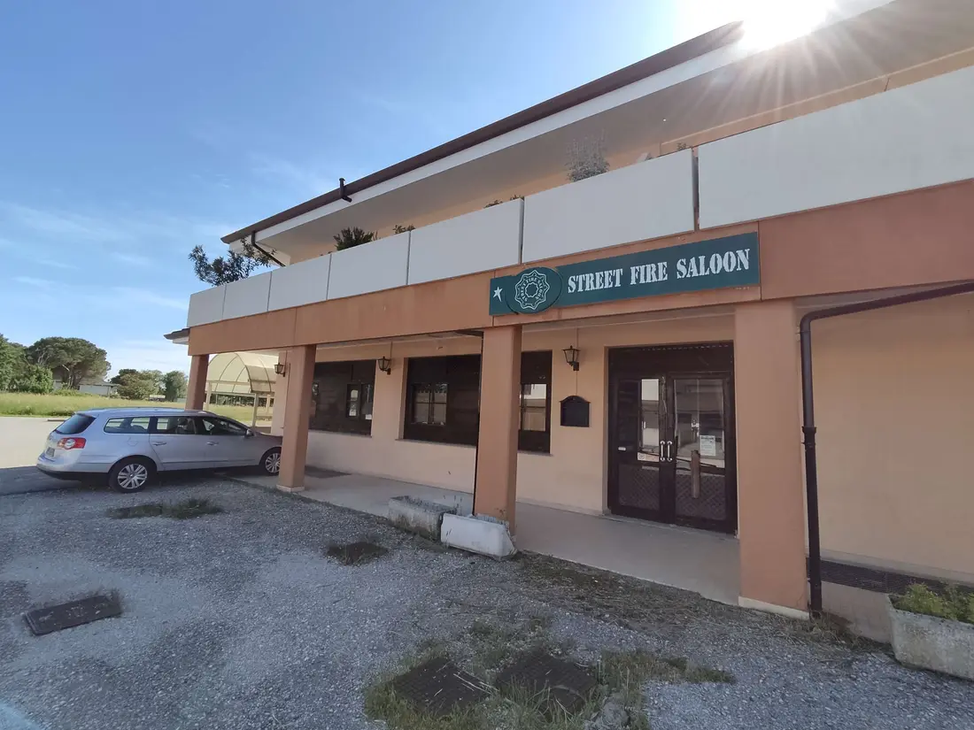 Fabbricati Costruiti Per Esigenze Commerciali · Palmanova
