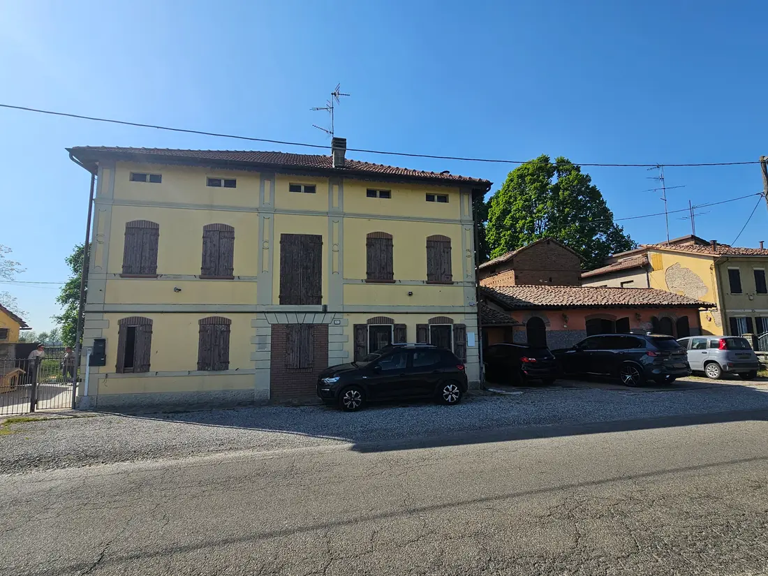 Fabbricato · Correggio