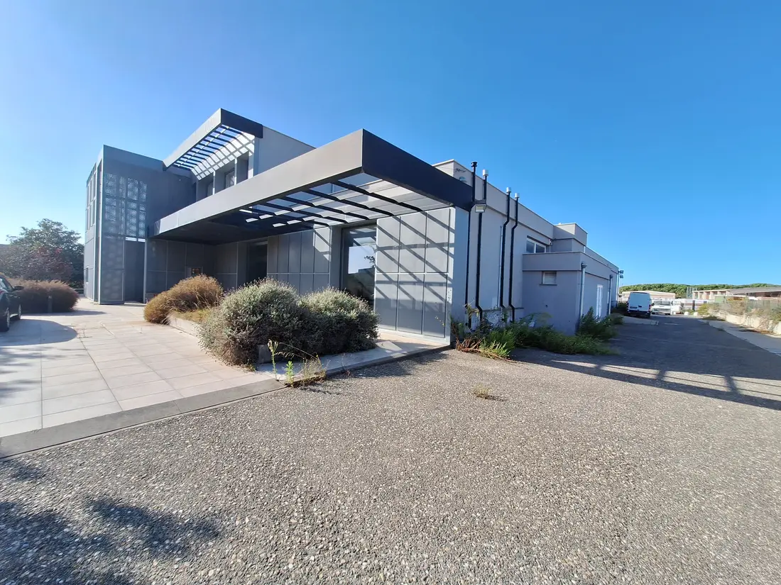 Fabbricati Costruiti Per Esigenze Commerciali · Tarquinia