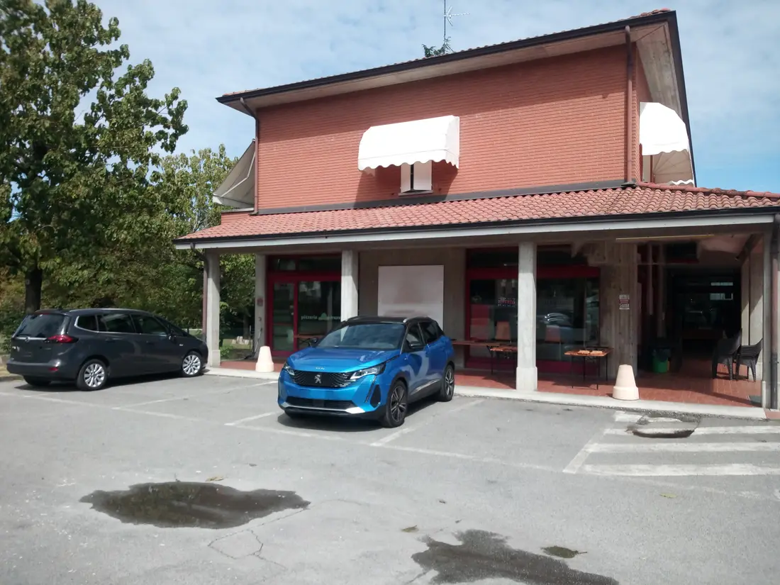 Fabbricati Costruiti Per Esigenze Commerciali · Quattro Castella