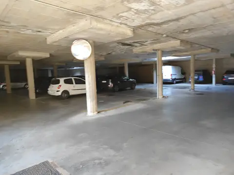 Garage O Autorimessa all'asta a Erba (CO)
