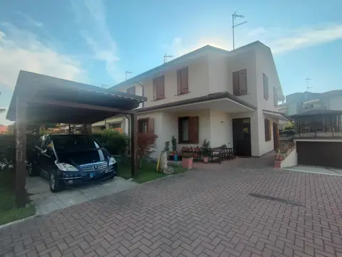 Abitazione Di Tipo Civile all'asta a Lendinara (RO)