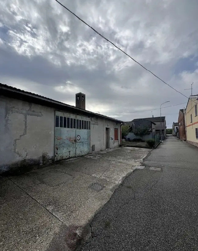 Magazzino · Serravalle a Po
