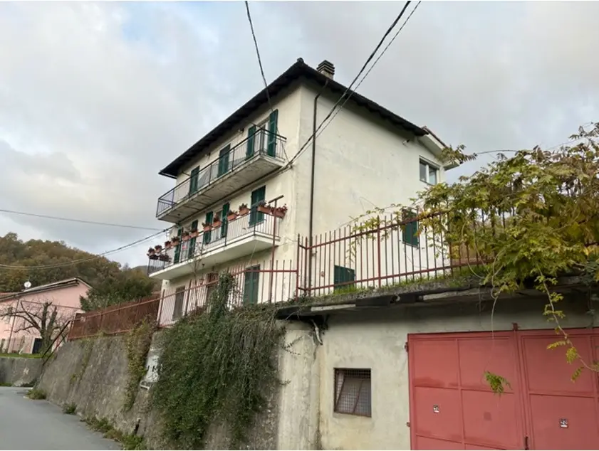 Abitazione Di Tipo Economico · Savignone