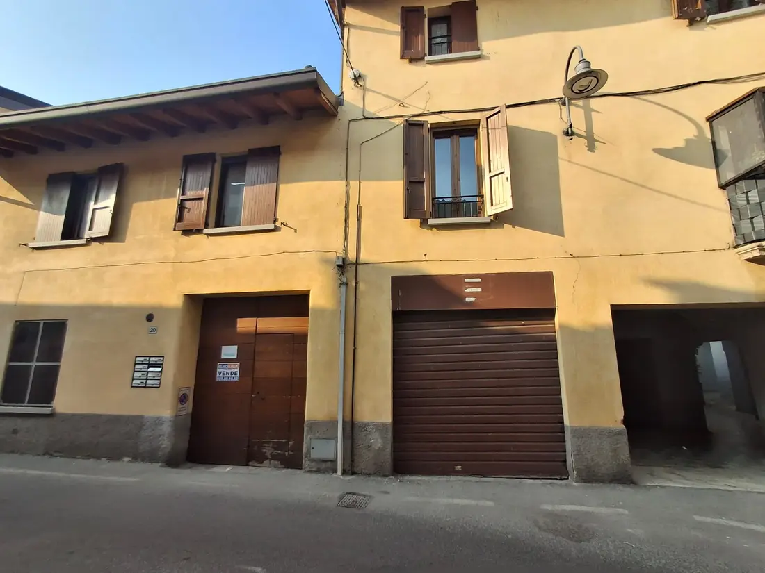 Posto Auto · Lallio