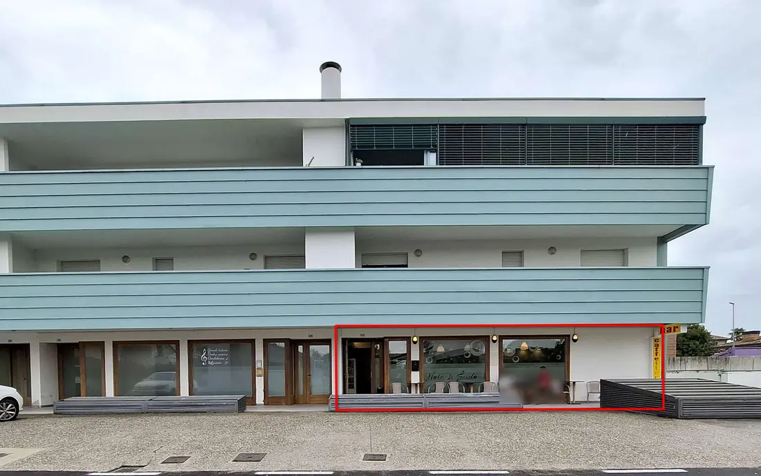 Fabbricati Costruiti Per Esigenze Commerciali · Rivignano Teor