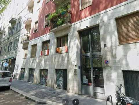 Fabbricati Costruiti Per Esigenze Commerciali all'asta a Milano (MI)