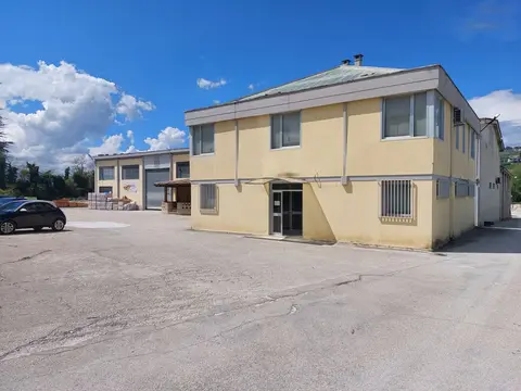Opificio Industriale all'asta a Ari (CH)