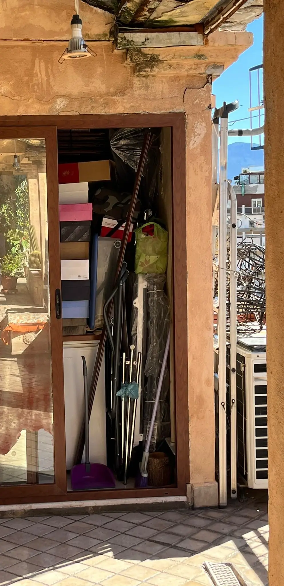 Abitazione Di Tipo Civile · Napoli