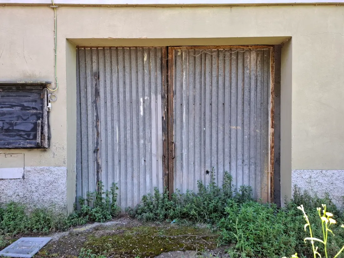 Posto Auto · Genova