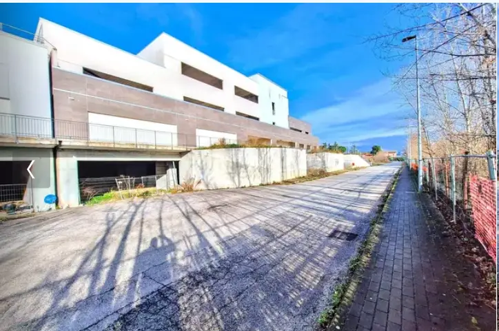 Fabbricati Costruiti Per Esigenze Commerciali · Perugia
