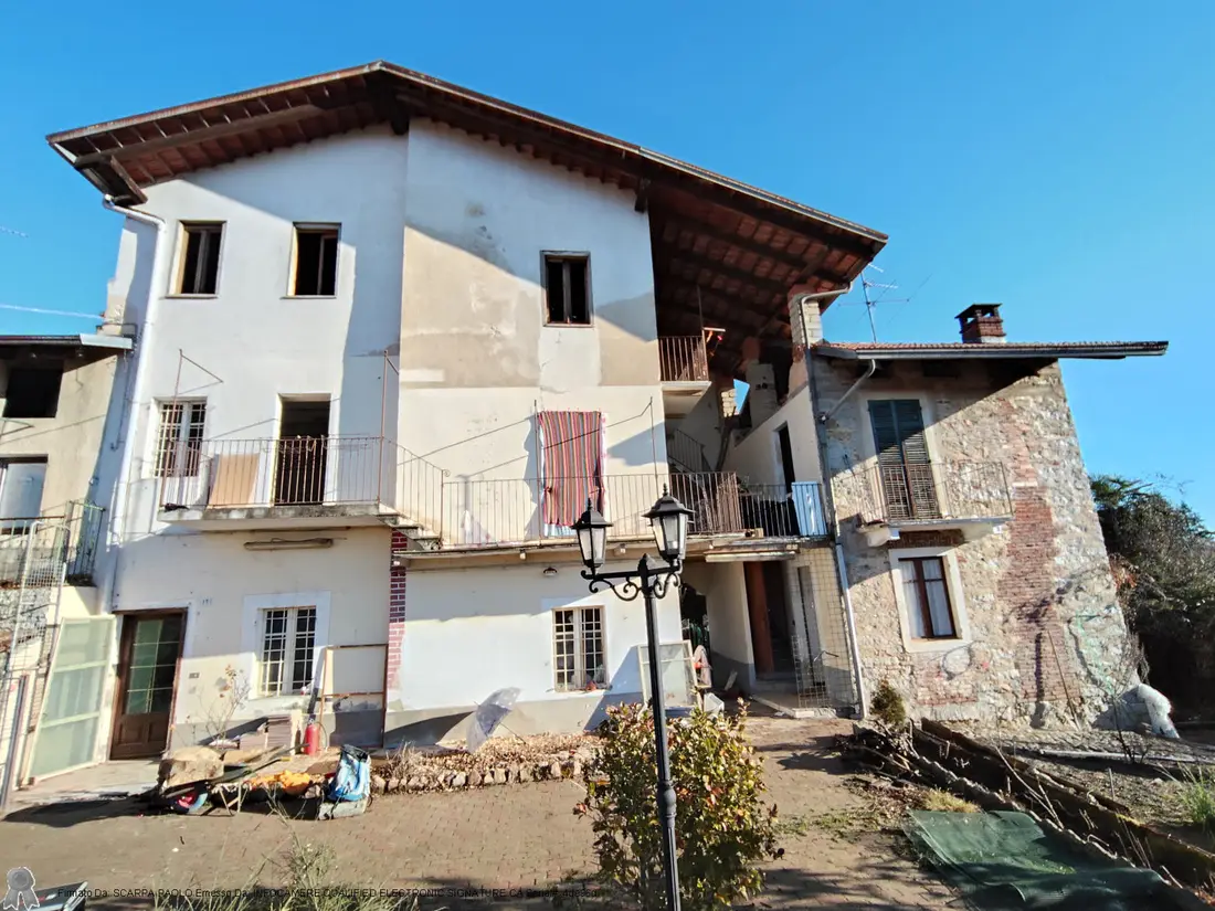 Abitazione Di Tipo Ultrapopolare · Casapinta