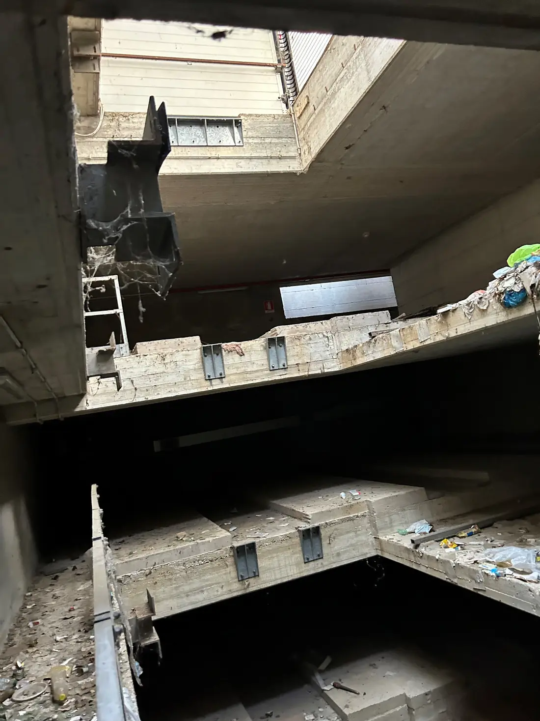 Garage O Autorimessa · Roma