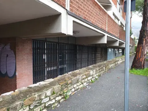 Magazzini E Locali Di Deposito all'asta a Carrara (MS)