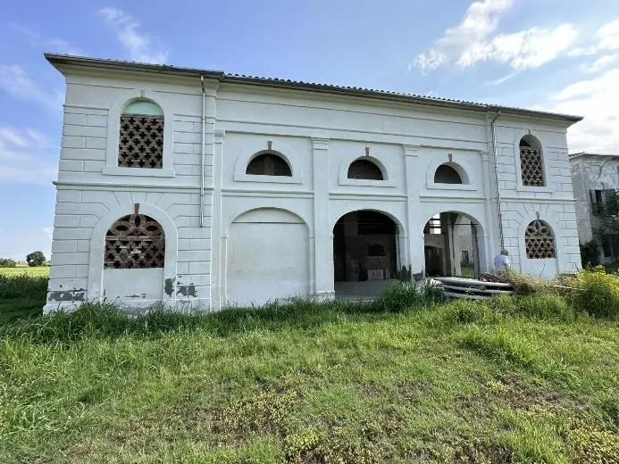 Fabbricato Rurale · Moglia