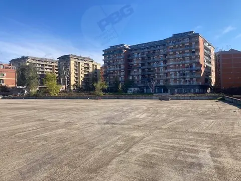 Magazzini E Locali Di Deposito all'asta a Roma (RM)