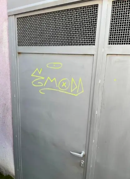 Magazzini E Locali Di Deposito · Roma