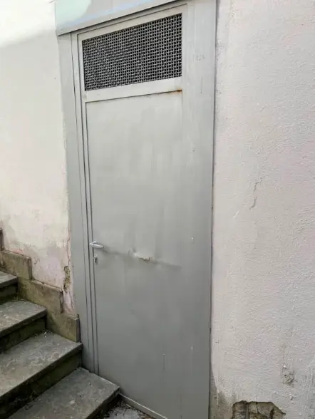 Magazzini E Locali Di Deposito · Roma