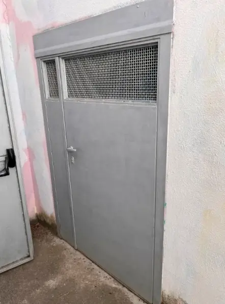 Magazzini E Locali Di Deposito · Roma