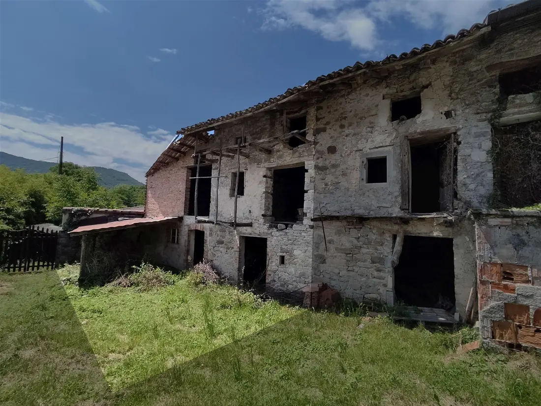 Edifici A Destinazione Particolare · San Leonardo