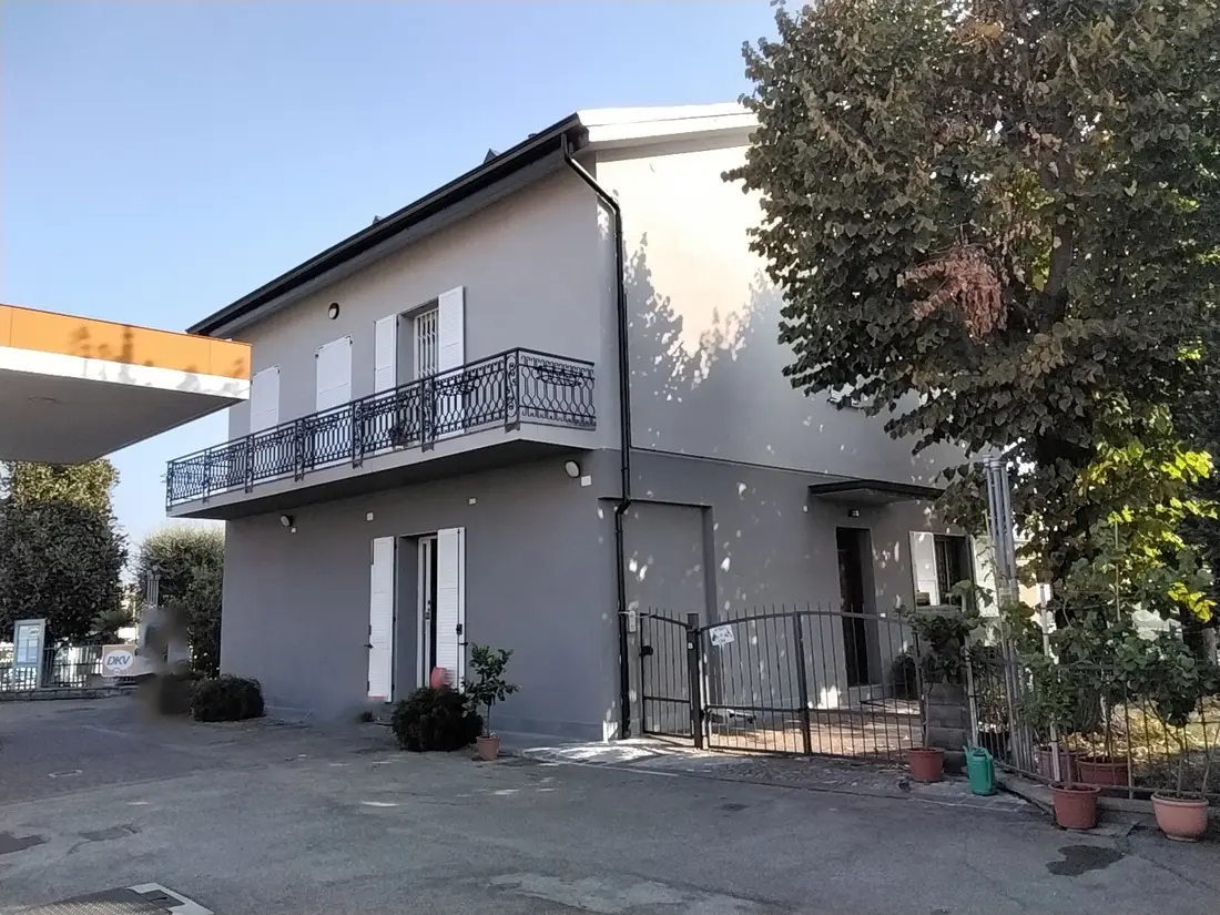 Negozio · Scandiano